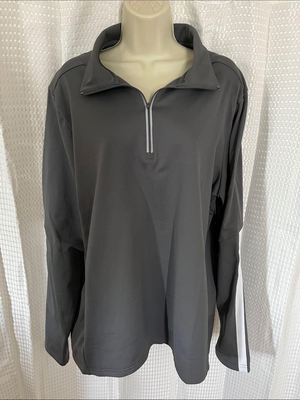 NWT Under Armour Women’s 2XL Gray 1/4 Zip Pullover Loose Fit Athletic Top